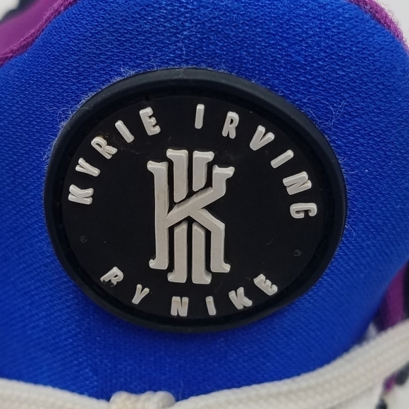 Nike Kyrie Irving Basketball Kyrie 2 Kyrache Sneaker Shoe 4.5Y Youth - Picture 7 of 11